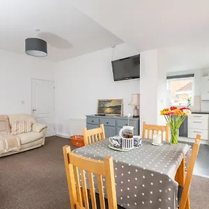 Beautiful House In The Pretty Village Of Skelton - Pass The Keys York